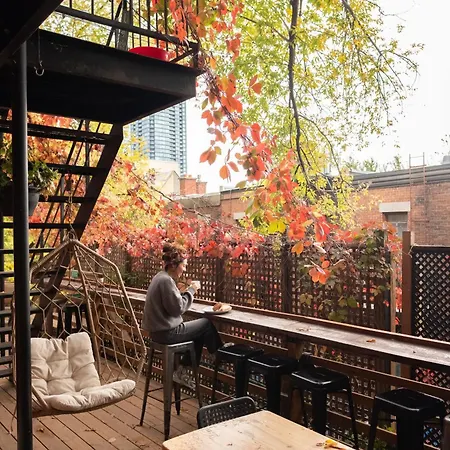 Auberge Saintlo Montreal Hostel-3