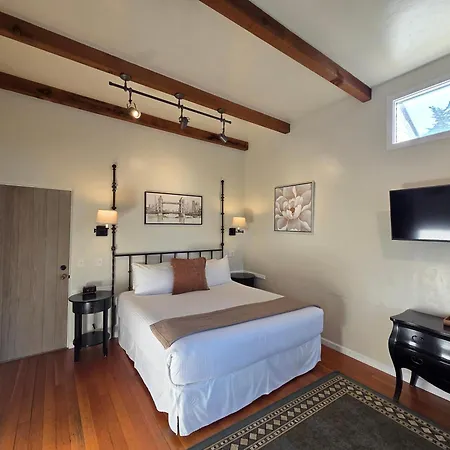 Forest Lodge-3