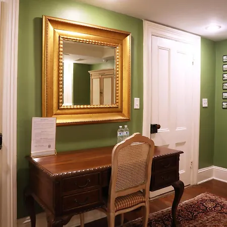 Justine Inn Savannah-3
