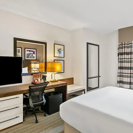 Sonesta Hotel Baltimore Inner Harbor-3