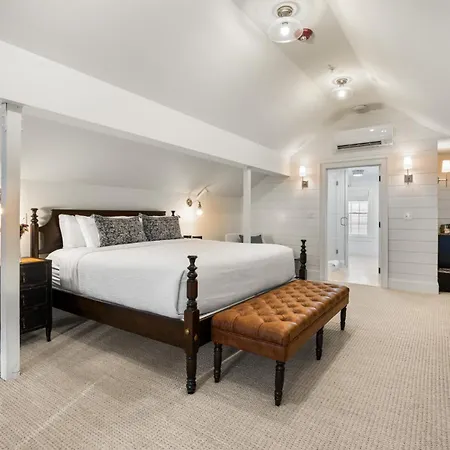 The Davenport Inn-2