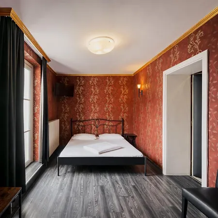 Hotel Goldene Spinne-3