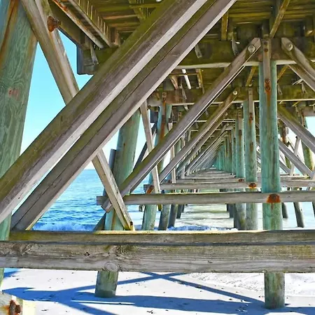 Amazing Beachfront Condo With Nice Hot Tub & Pools-2