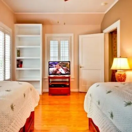 Casa De Rosalie By Avantstay-2