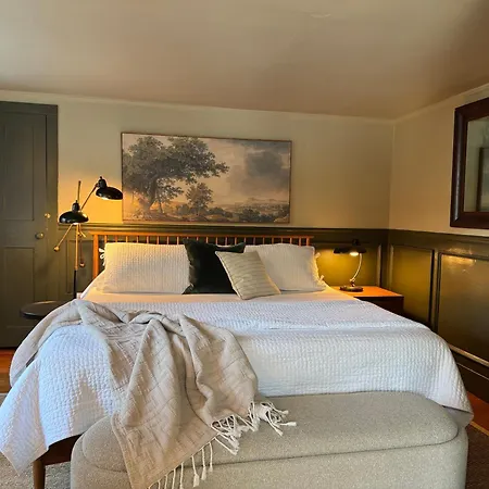 Hideaway Inn Maine-3