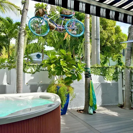 Center Court-Boutique Old Town Lodging-2
