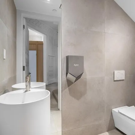 Capsule Residence-2