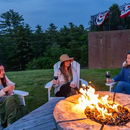 Bluenose Inn - Bar Harbor Collection-3