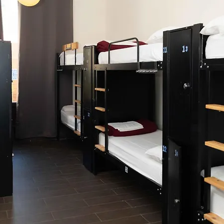 360 Hostel Borne-3