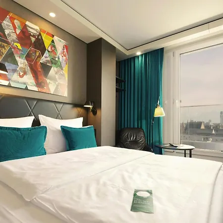 Motel One Frankfurt-Roemer-3