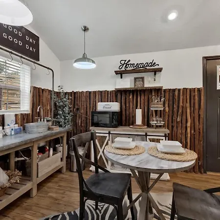 Poplar Place Soho With Hot Tub - 6 Blks To Main St-3