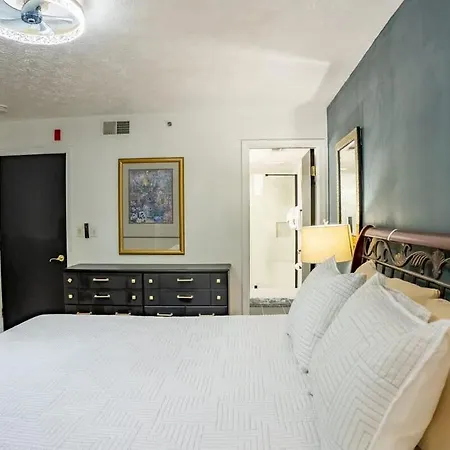Gatehouse Condo By Beyond Expectations W Views-3