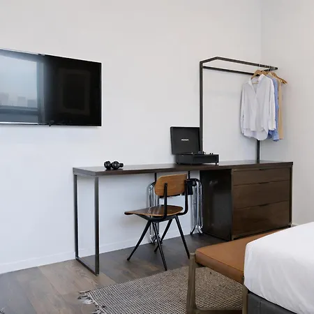 Sosuite At The Queen - Queen Village-2