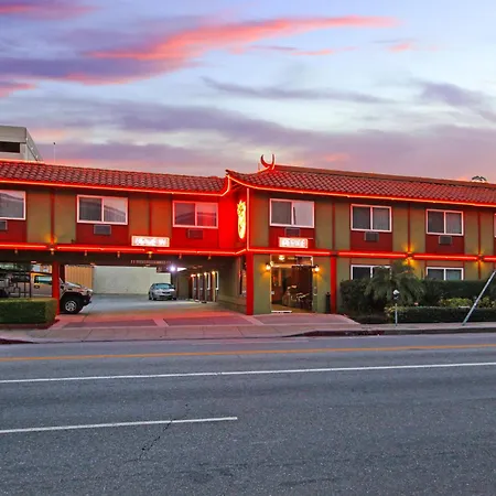 Royal Pagoda Motel Dodger Stadium-2