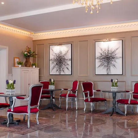 Brook Lodge Boutique Hotel-3
