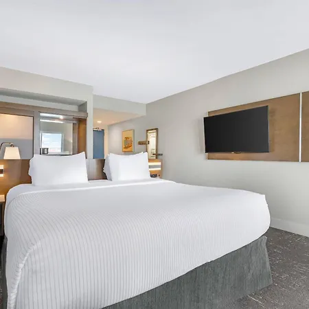 Cambria Hotel Ocean City - Bayfront-3