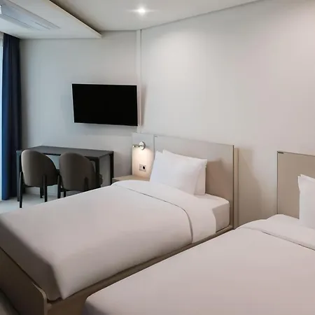 Hotel The Botanik Sewoon Myeongdong-3