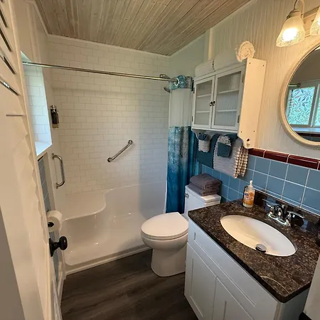 Sherwood Court Cottages & Guest Rooms-3