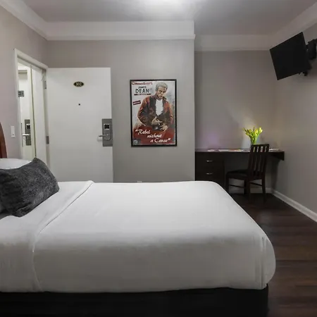 The Hotel Hollywood-3