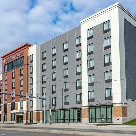 Comfort Inn & Suites Pittsburgh-Northshore-3