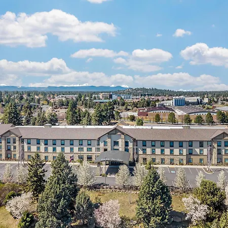 Hampton Inn & Suites Bend-2