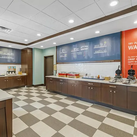 Hampton Inn & Suites Bend-3