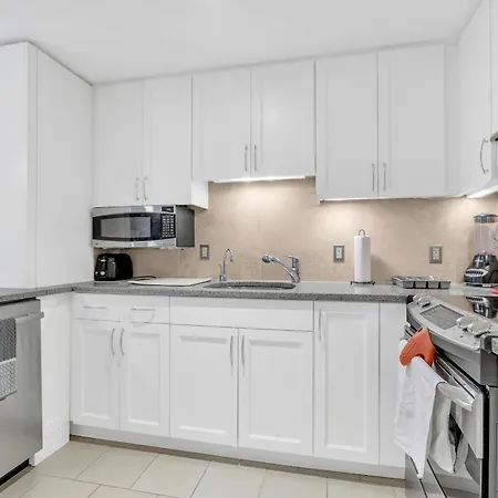 Heaven On Washington Fully Furnished Apartments-2