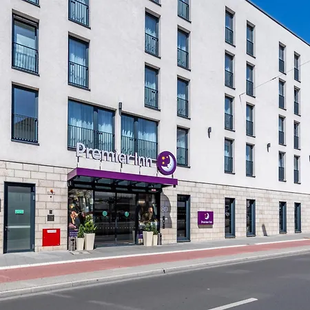Premier Inn Duesseldorf City Centre-3