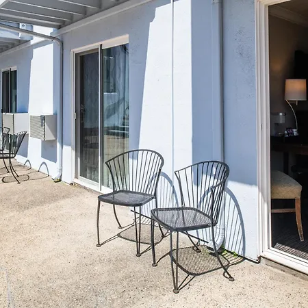 Cannery Row Inn-2