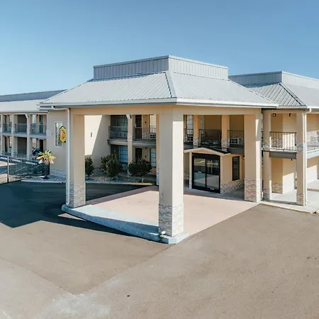 Super 8 By Wyndham Jackson Ms Near The Fairgrounds-3