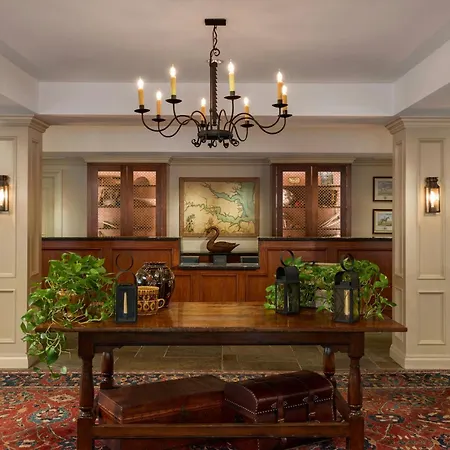 Williamsburg Lodge, Autograph Collection-3