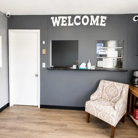 Royal Gateway Motel-3