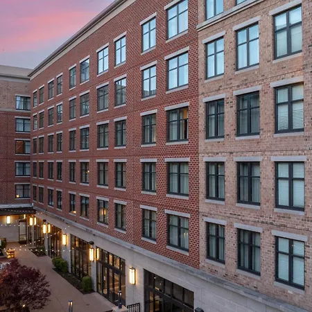 Courtyard By Marriott Richmond Downtown-3