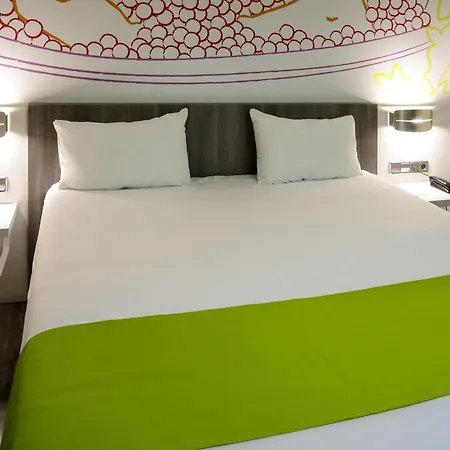 Ibis Styles Madrid Prado-3