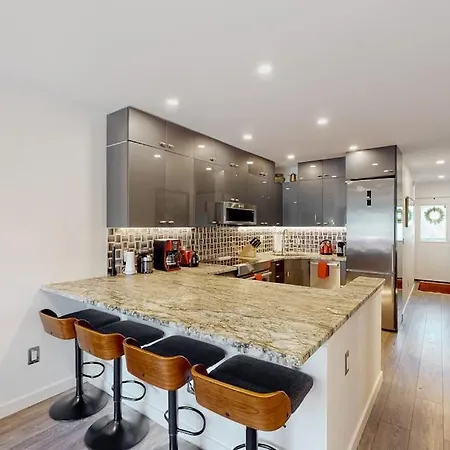 Mariners Court - 4 Laurel St Unit 219-2