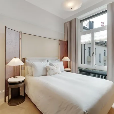 Small Luxury Hotel Ambassador Zurich-3
