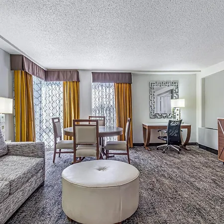 Doubletree By Hilton Milwaukee Downtown-2