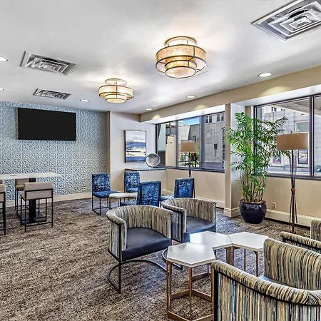 Doubletree By Hilton Milwaukee Downtown-3
