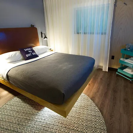 Moxy New Orleans Downtown/French Quarter Area-3