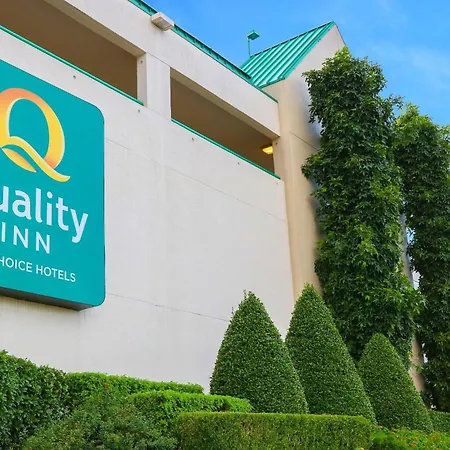 Quality Inn Near The Island Pigeon Forge-3
