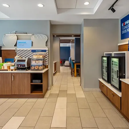 Holiday Inn Express Toronto Downtown By Ihg-2