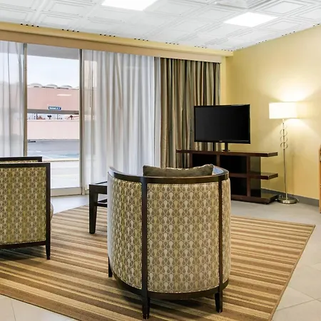Quality Inn & Suites Charleston - Civic Center-2