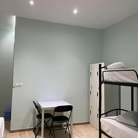 San Remo Hostel-3