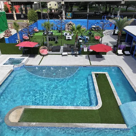 Blue Crawfish Boutique Hotel & Pool Bar-2