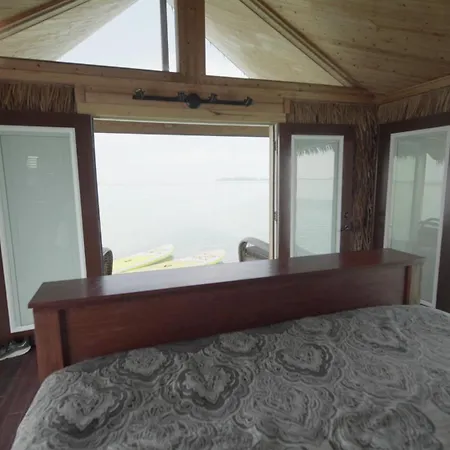 Tiki Suites Ocean Adventures-Floating Bungalows-2