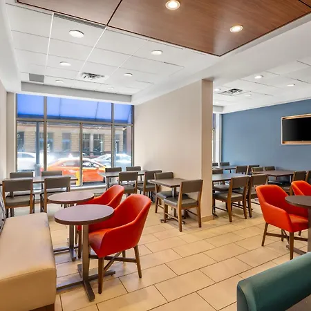 Holiday Inn Express Toronto Downtown By Ihg-3