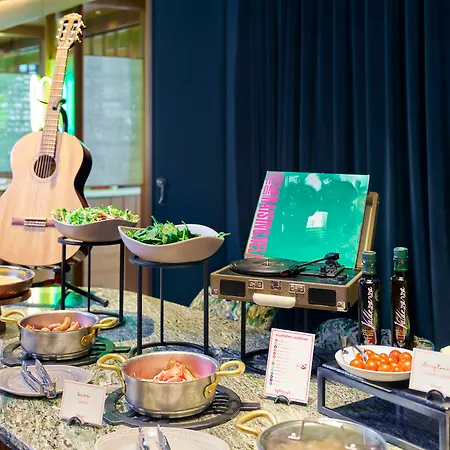 Hard Rock Hotel Madrid-3