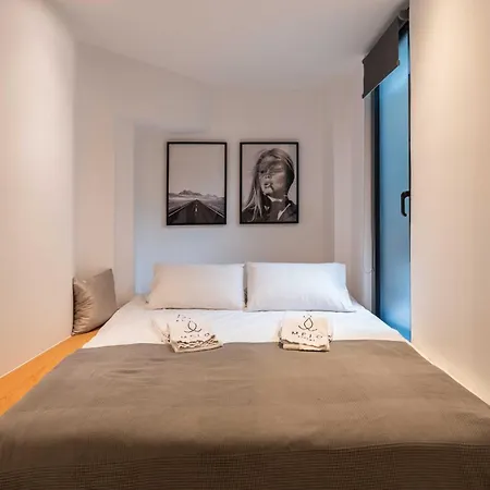 Melo Athens-2