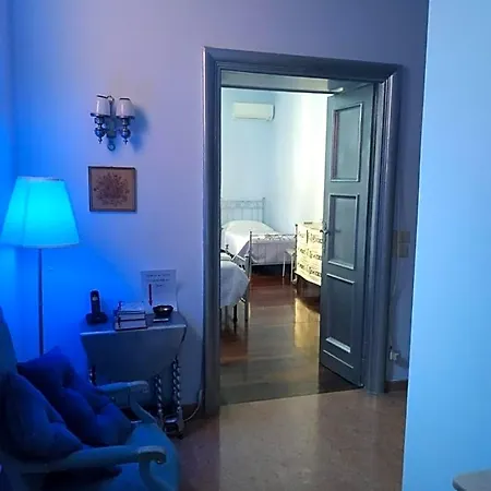 Around The Corner Colosseo B&B-3