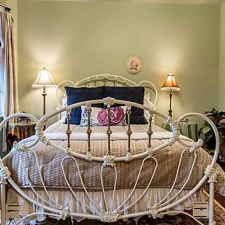 A Hidden Gem Bed And Breakfast-3